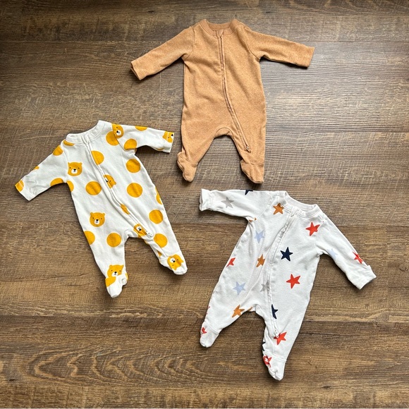 Old Navy Other - Old Navy Footie Pajamas Zipper Lot Newborn Up to 7 lbs Gender Neutral Unisex Boy